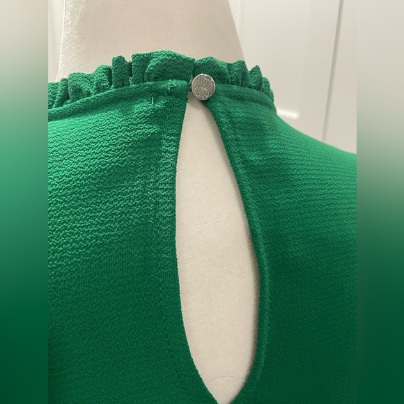 Blouse / Top / Shirt (Color - Kelly Green) - Picture 5 of 9